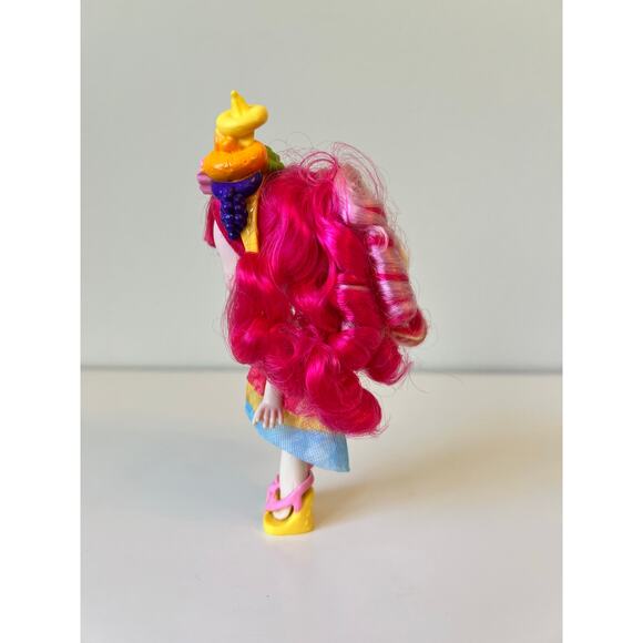 Shopkins Shoppies World Vacation Donatina Visits Brazil Girl Doll - Picture 5 of 9